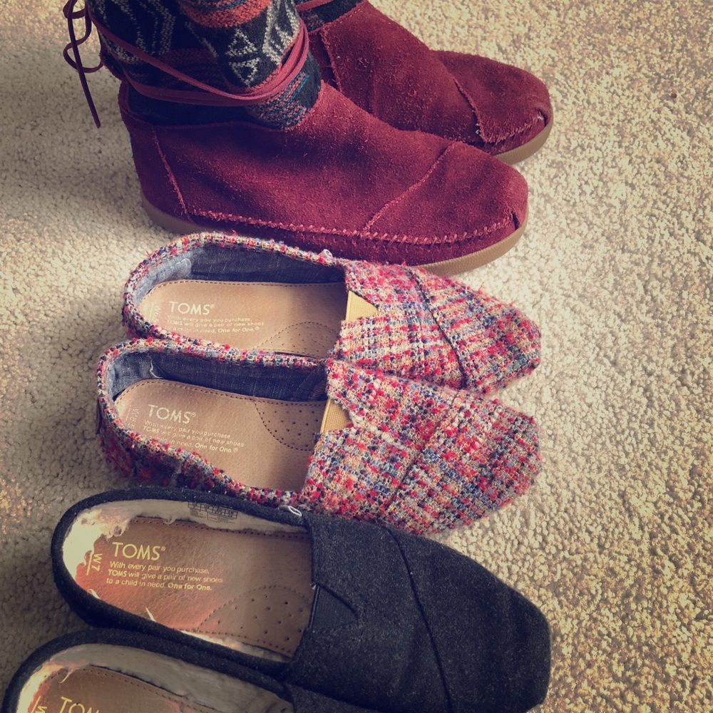 3-pair lot of TOMS winter shoes!!  Size 6.5/7!!